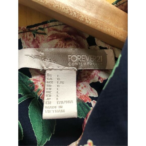 Forever 21 Spring Floral Mini Dress Fluttered Sleeve Size L - Picture 11 of 11